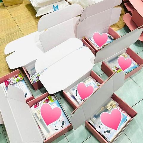 แพ็กกล่องของขวัญปีใหม่ให้ทุกคน